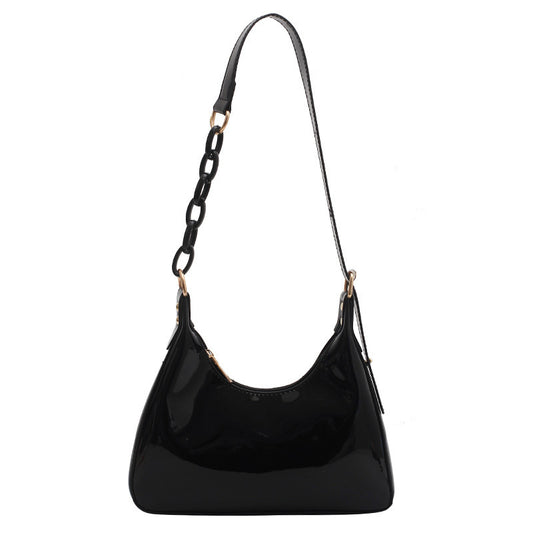 Lieke – Glanzende Schoudertas met Ketting